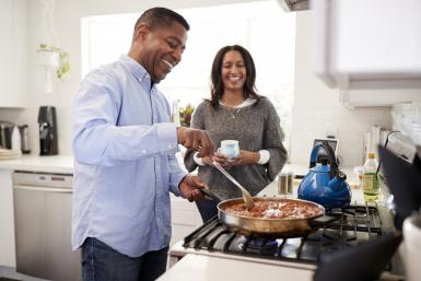 couple cooking