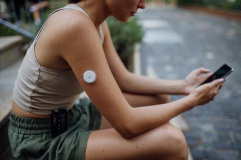 diabetic woman preparing for outdoor activity